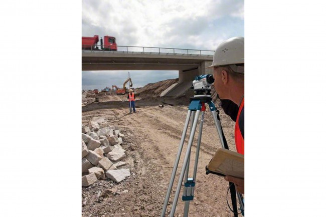 Оптический нивелир BOSCH GOL 32 D (0.601.068.500) Оптический нивелир BOSCH GOL 32 D (0.601.068.500)