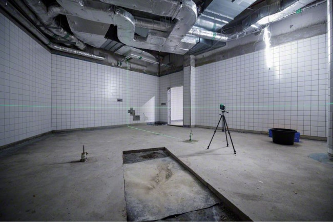 Лазерный уровень Bosch GLL 2-20 G + LB 10 + DK 10 (0.601.065.000) с зеленым лучом Лазерный уровень Bosch GLL 2-20 G + LB 10 + DK 10 (0.601.065.000) с зеленым лучом