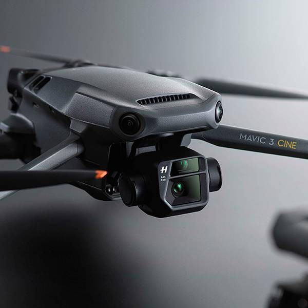 Квадрокоптер DJI Mavic 3 Cine Premium Combo Квадрокоптер DJI Mavic 3 Cine Premium Combo